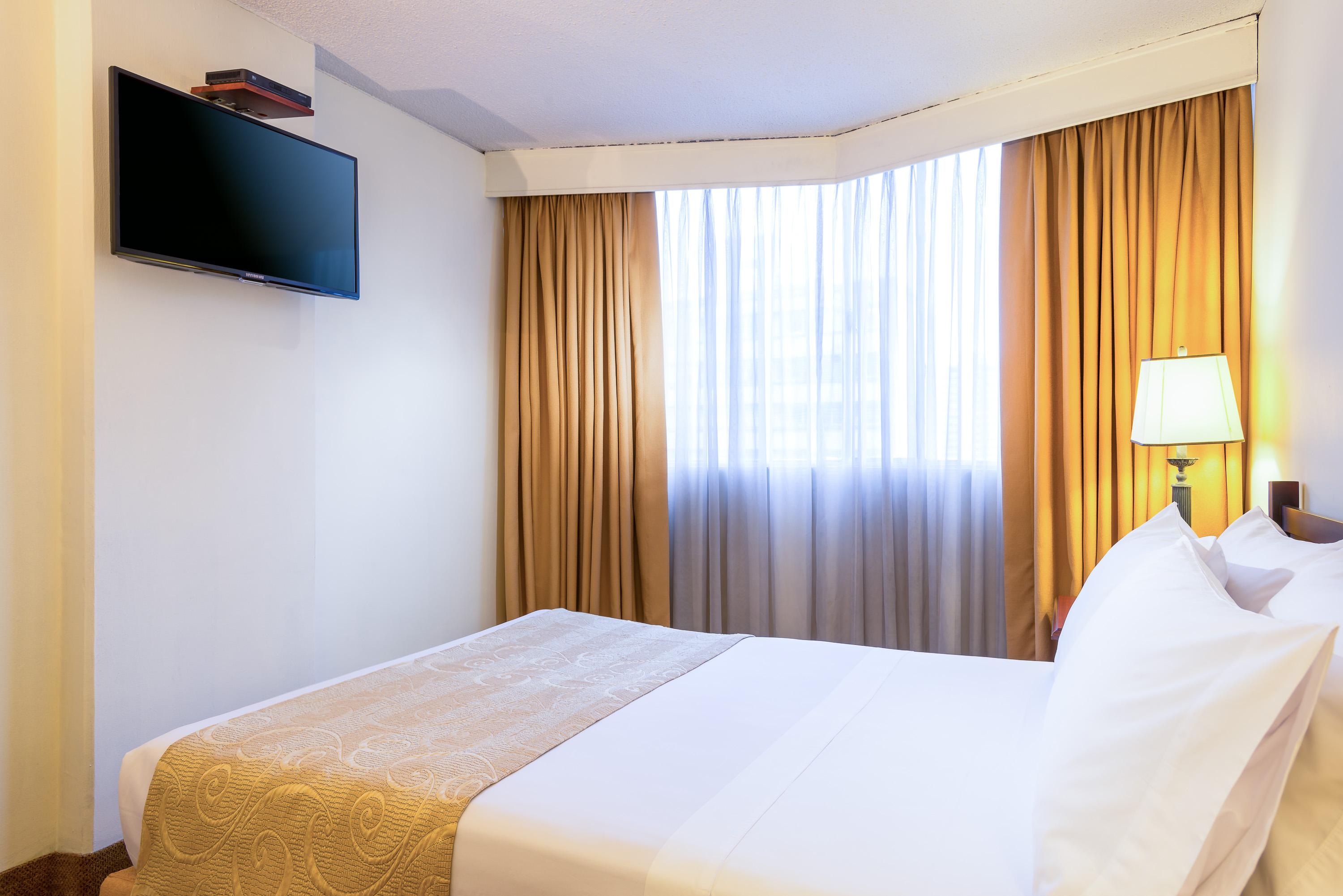Hotel Dann Av. 19 Богота Экстерьер фото