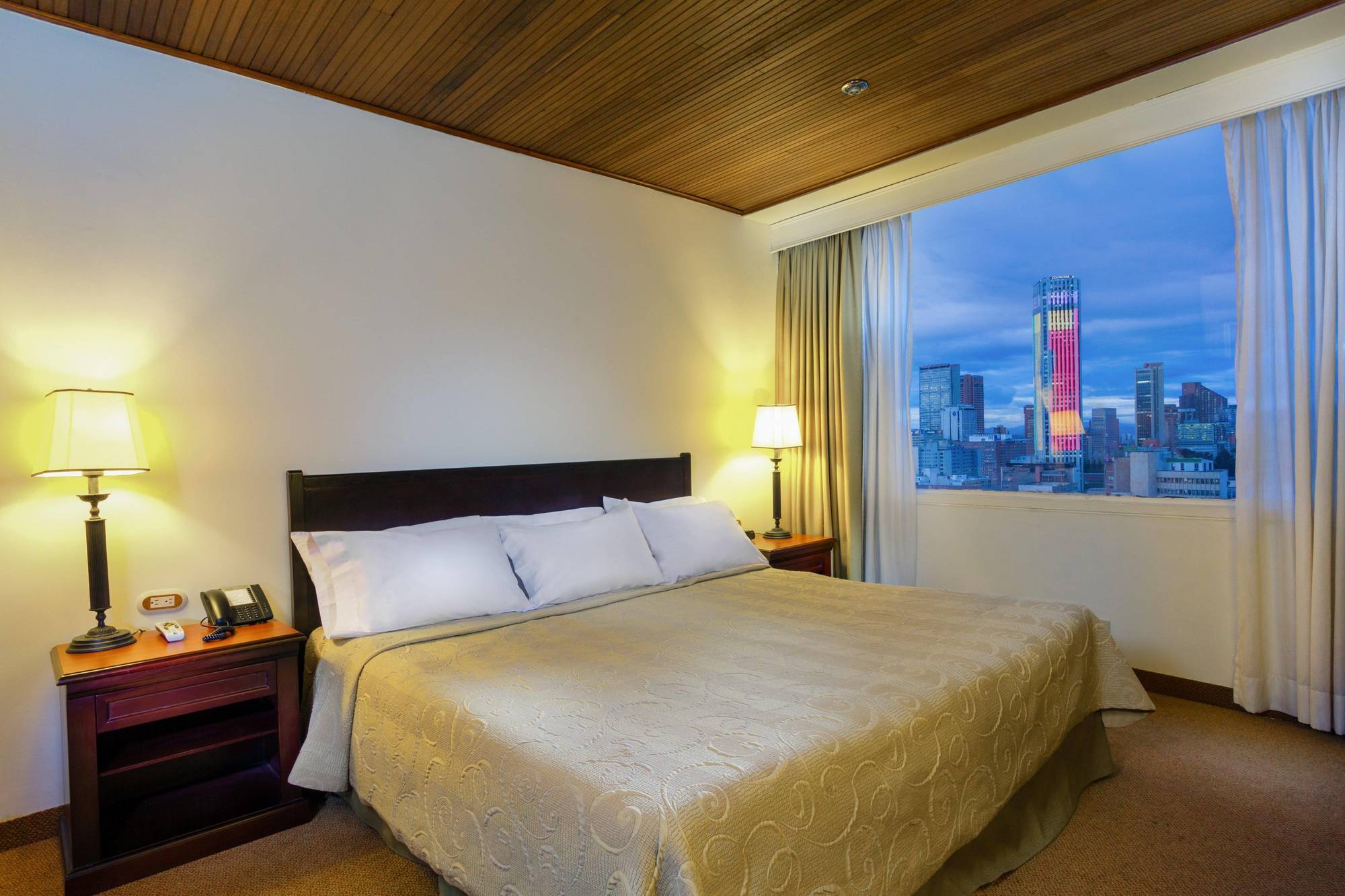 Hotel Dann Av. 19 Богота Экстерьер фото